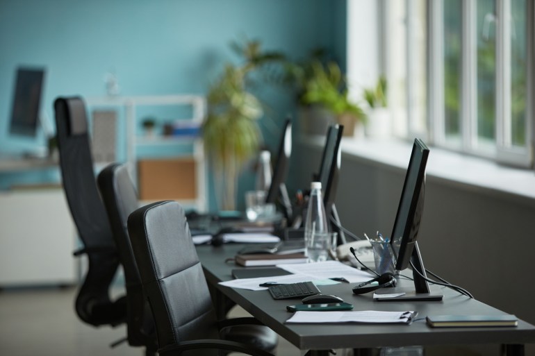 The “Minimum Viable Office”: What to Provide Without a Lease
