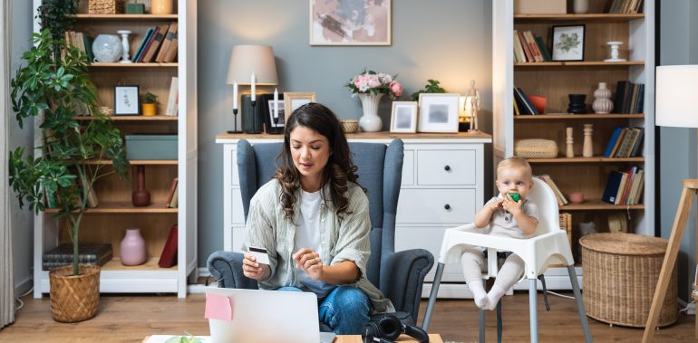 Paychecks, Playgrounds, and PTO: The Best Metros for Working Moms in 2026